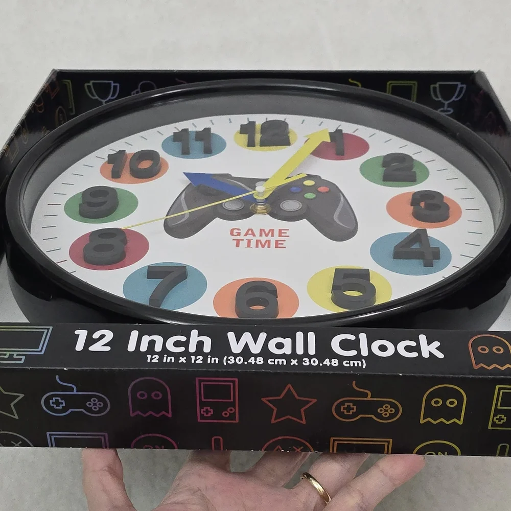 New Video Gamers Wall Clock Analog 12